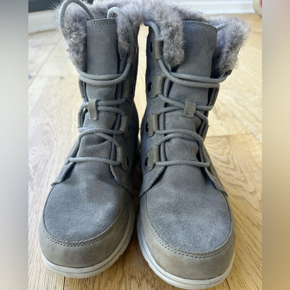 Sorel Waterproof Suede Boots – Women’s 11 Gray Faux Fur Lined - Picture 2 of 10